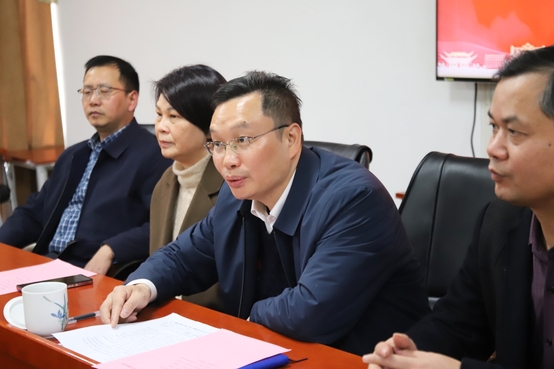 a87b34ab62a247a7a7cd81e464ffc34a.jpg 书记.jpg