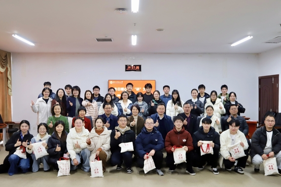 9ea6c29025664e1e989c50b052064276.jpg 考研合影.jpg